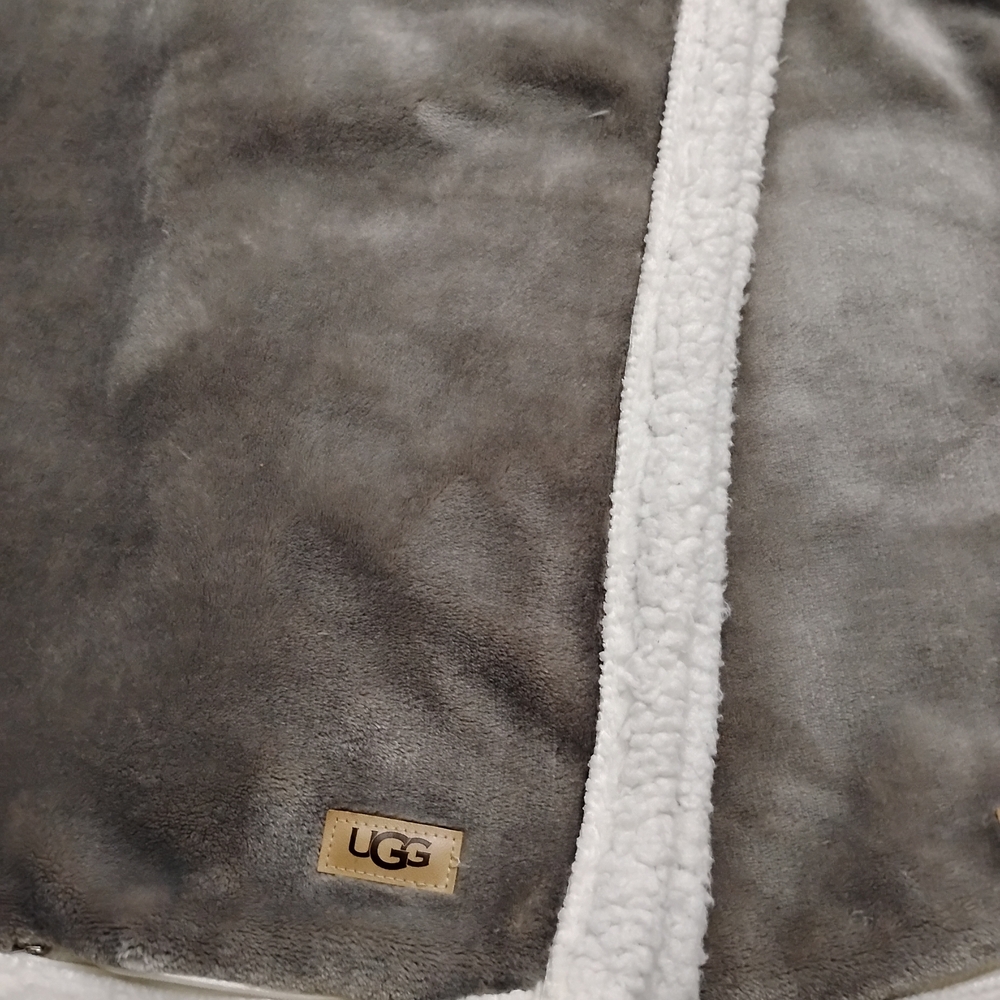 UGG Pillow Cases Gray & White Fleece Sherpa 2 Standard Size